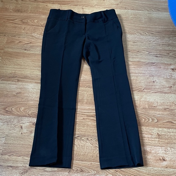 amanda and chelsea Pants - Black Bootcut Dress Pants Mid Rise Tailored Crease Work Office Size 2